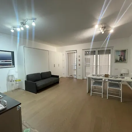 Trastevere Porta Dei Leoni *